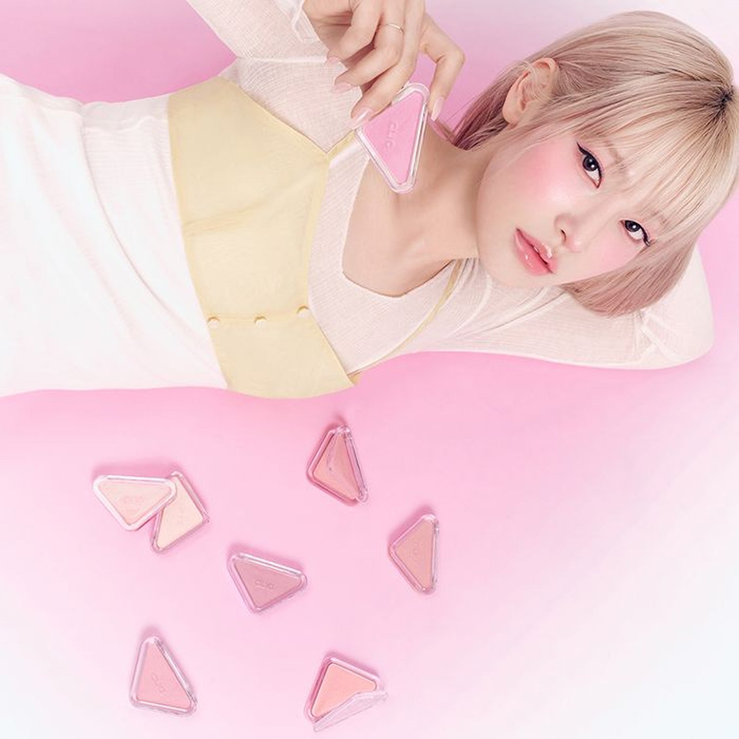 CLIO Essential Blush Tap 胭脂