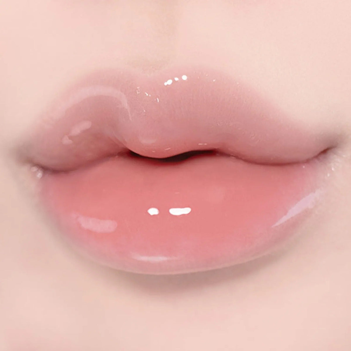 fwee-3d-volumizing-glass-tint 3D Changing gloss - 00 Clear 色號效果